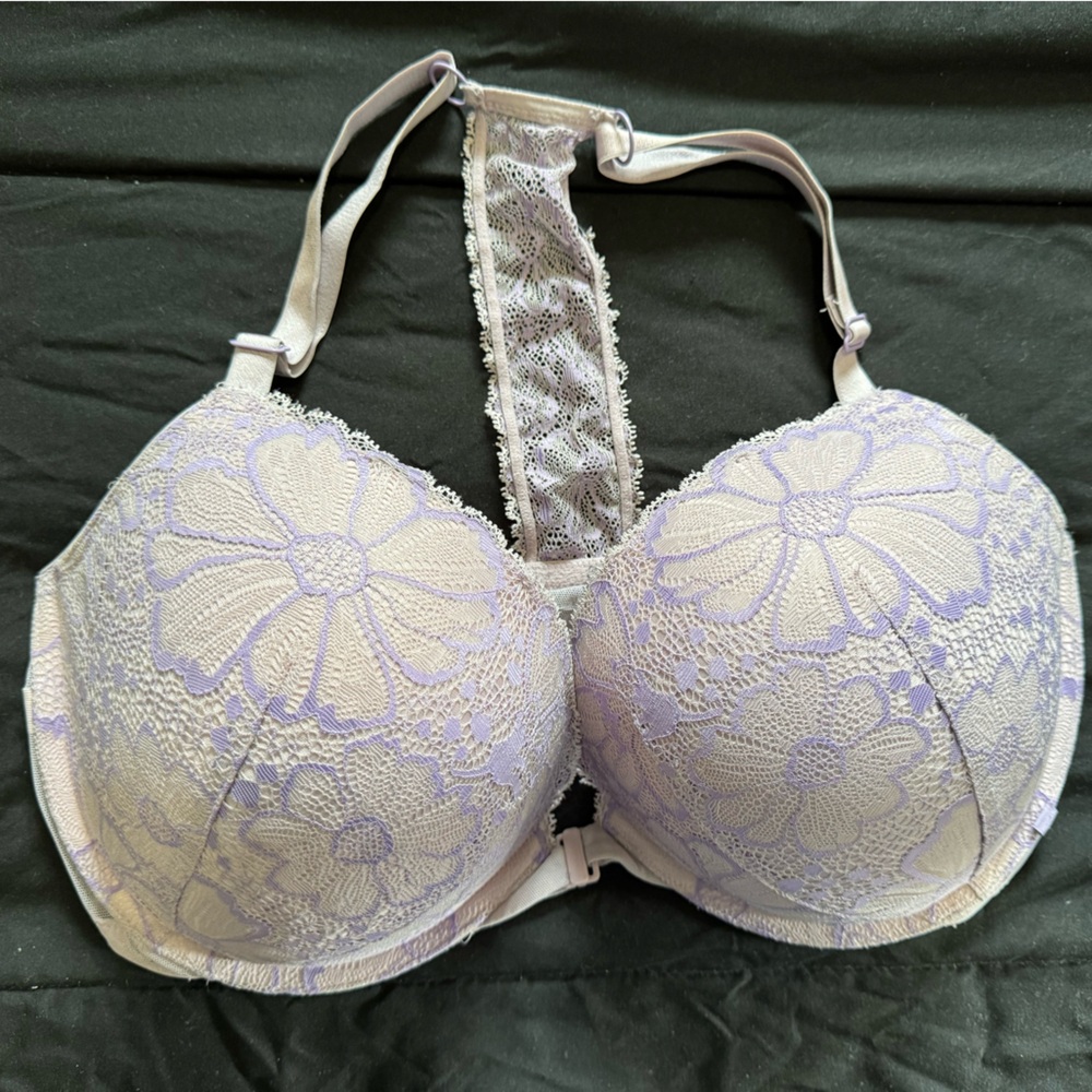 Victoria Secret push up bra with latch on front. Size 38DD.